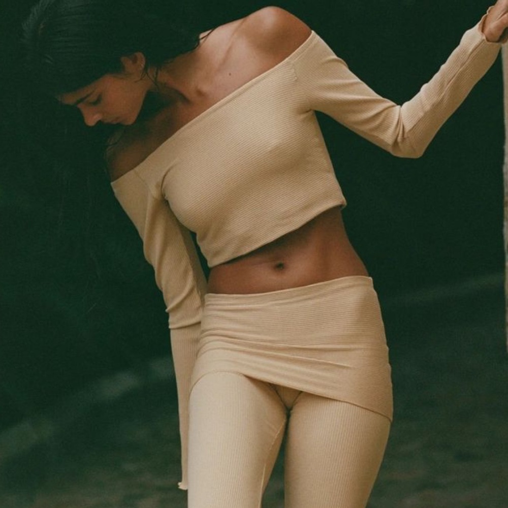 ✨SALE Indah Etoile Ribbed Off-Shoulder Crop Top S XS Chai Women